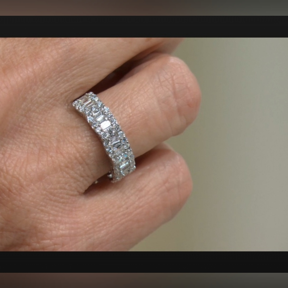 14 K White Gold Diamond Band